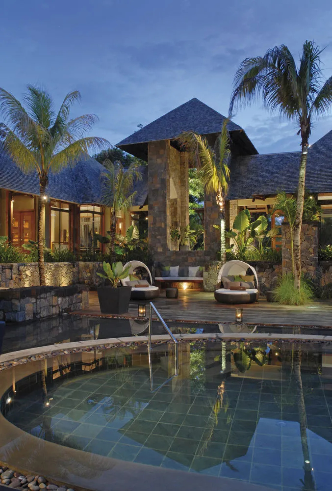 Royal Palm Beachcomber Luxury — the grounds