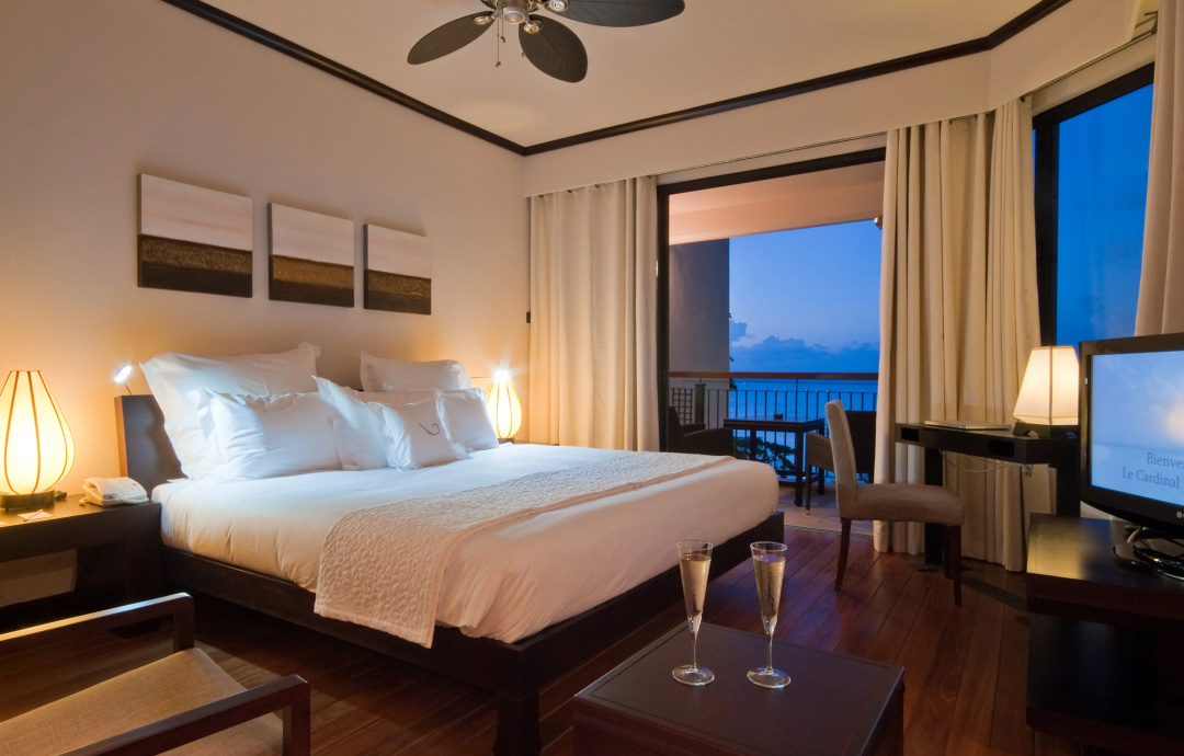 Le Cardinal Exclusive Resort — a room