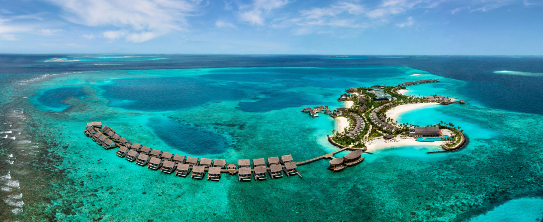 Hilton Maldives Amingiri Resort & Spa — the beach