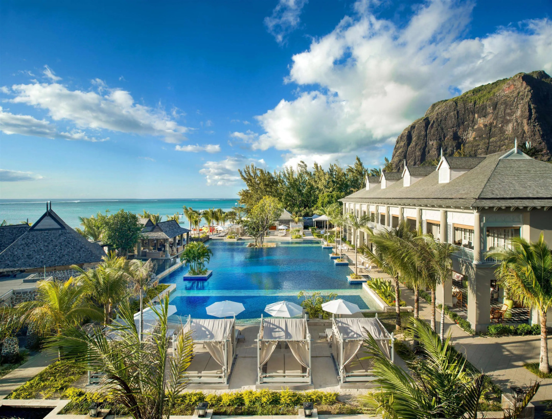 The St. Regis Mauritius Resort — the pool