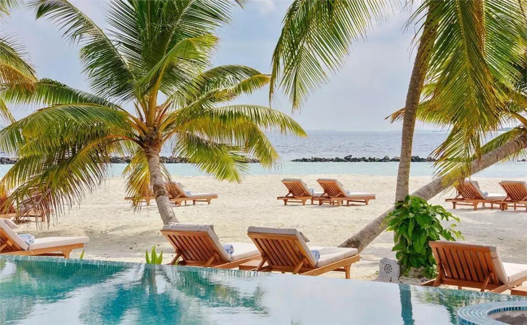 Dhigali Maldives — the beach