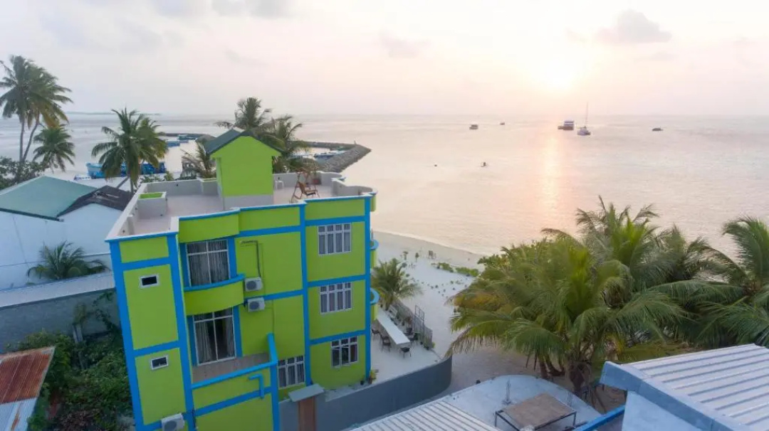 Iris Beach Residence — the grounds