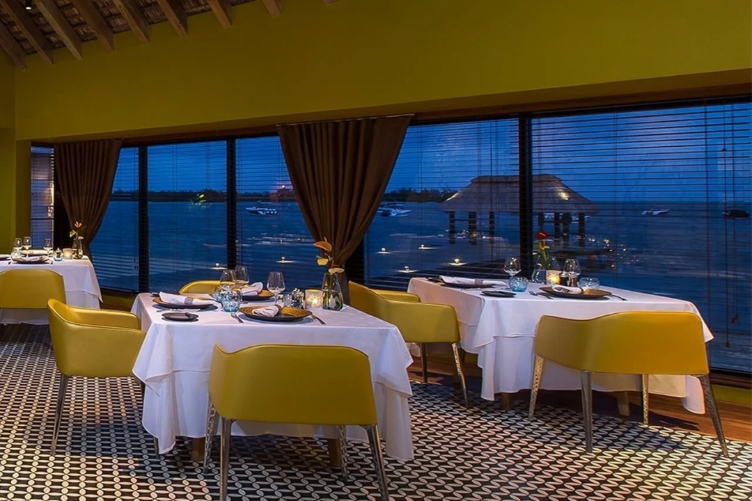 The Bay Club at Anahita — dining