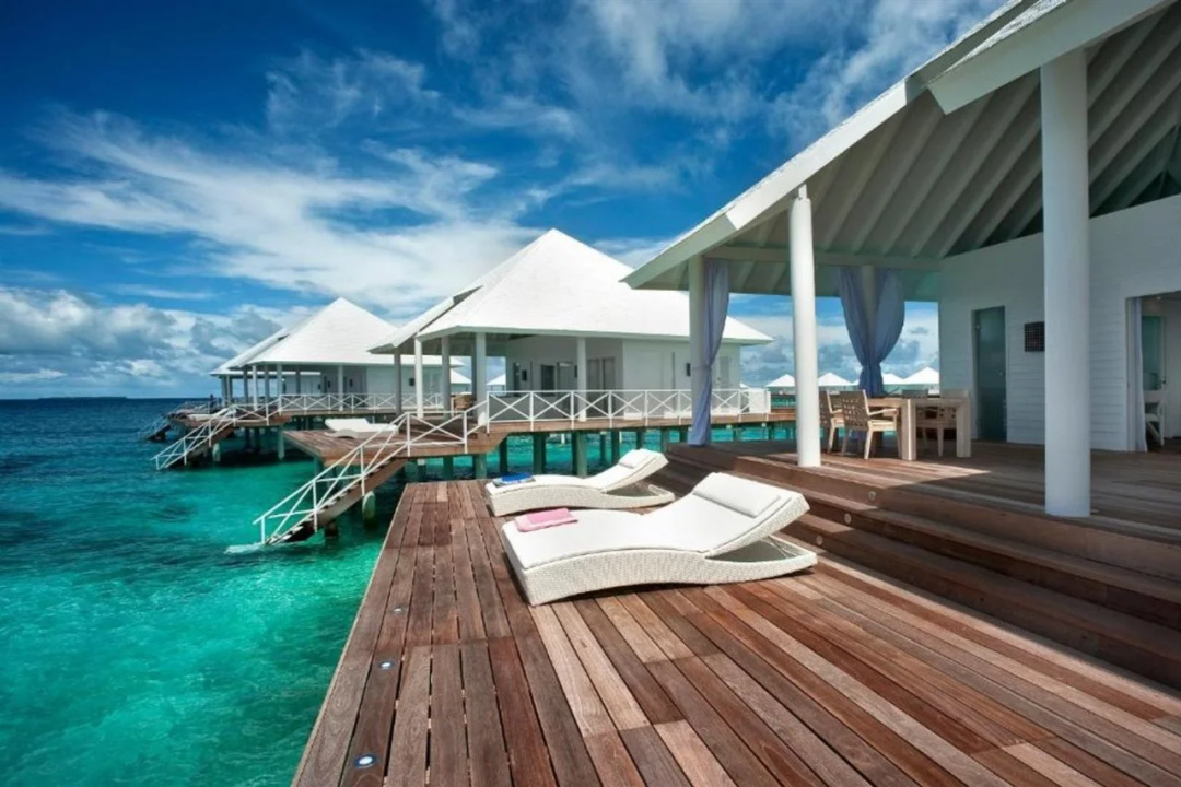 Diamonds Thudufushi Maldives Resort & Spa — the beach