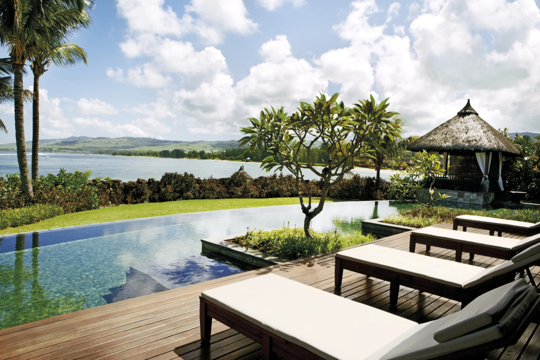 Shanti Maurice Resort & Spa — the pool