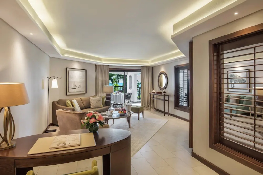 Royal Palm Beachcomber Luxury — a balcony