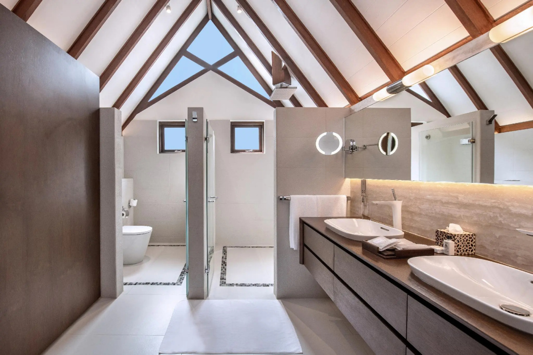 Heritance Aarah — a bathroom