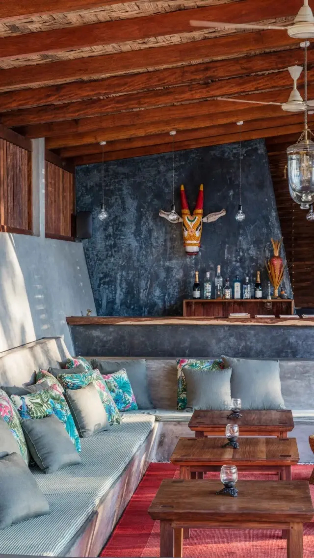 Jalakara Private Villa Hotel — dining