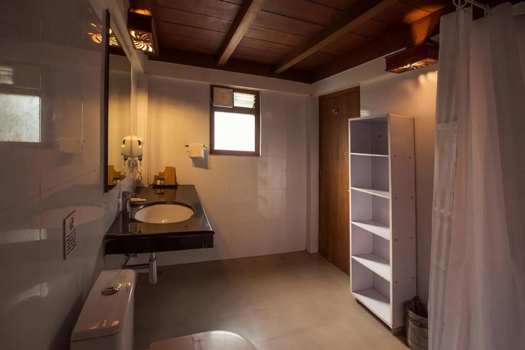 SeaShell Havelock — a bathroom