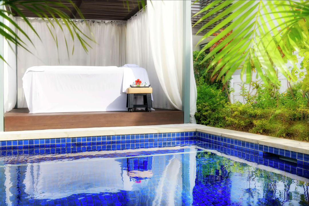 Hilton Fiji Beach Resort and Spa — the pool