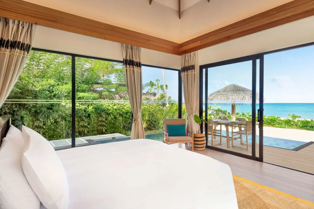 Hilton Maldives Amingiri Resort & Spa — a room