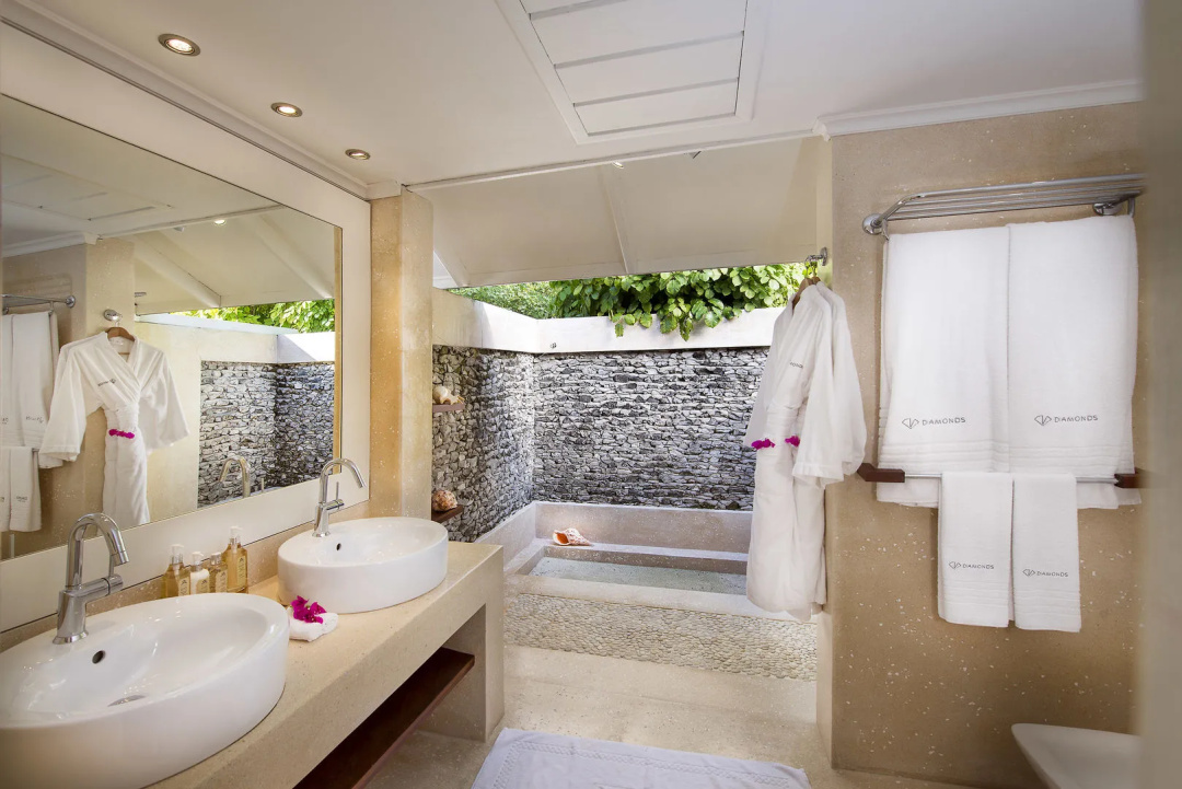 Diamonds Thudufushi Maldives Resort & Spa — a bathroom