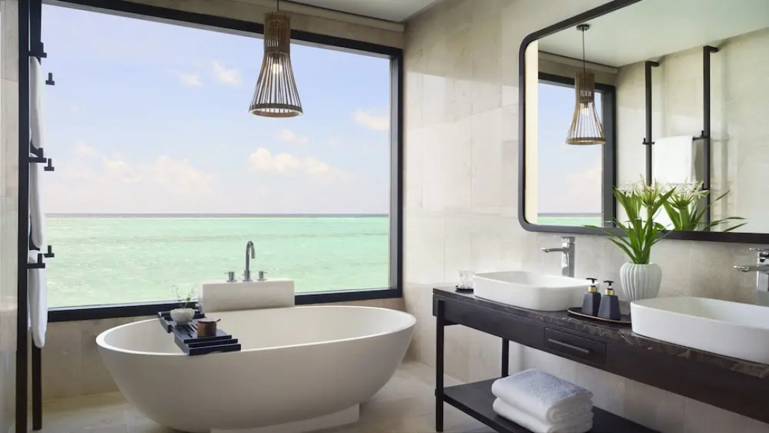 Anantara Veli Maldives Resort — a bathroom