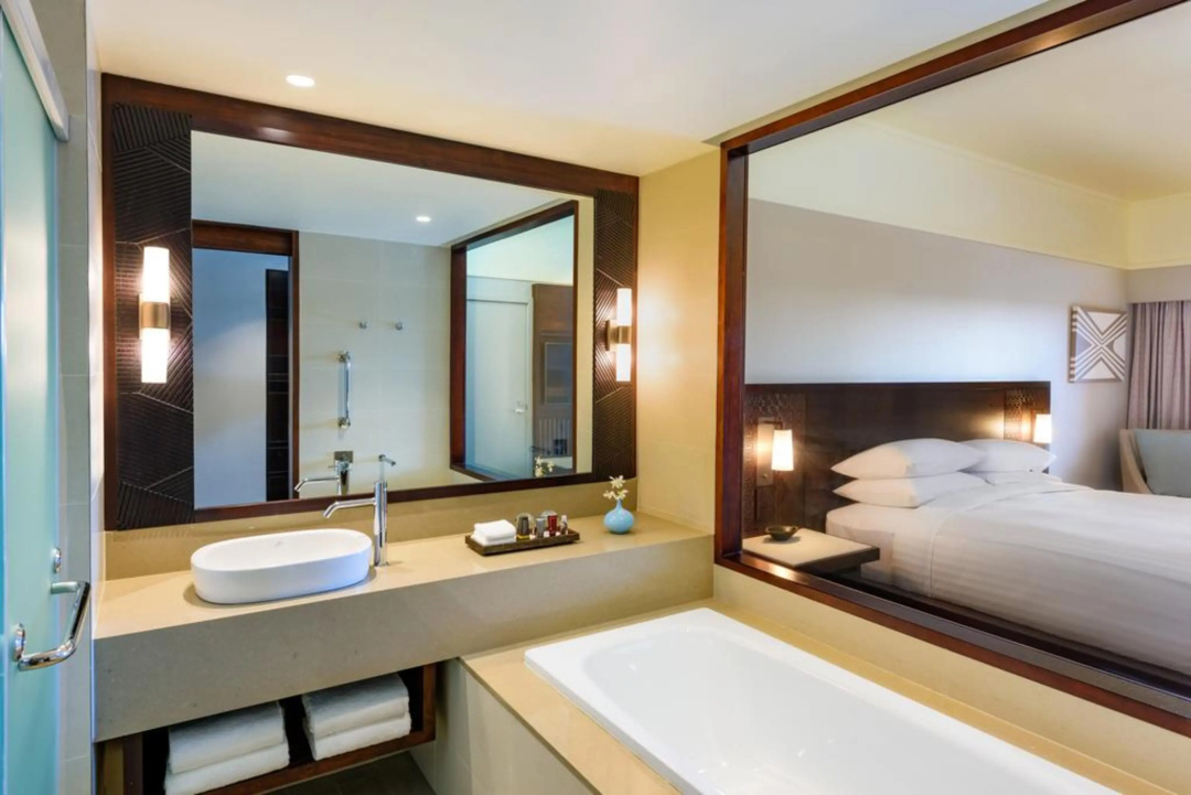 Fiji Marriott Resort Momi Bay — a bathroom