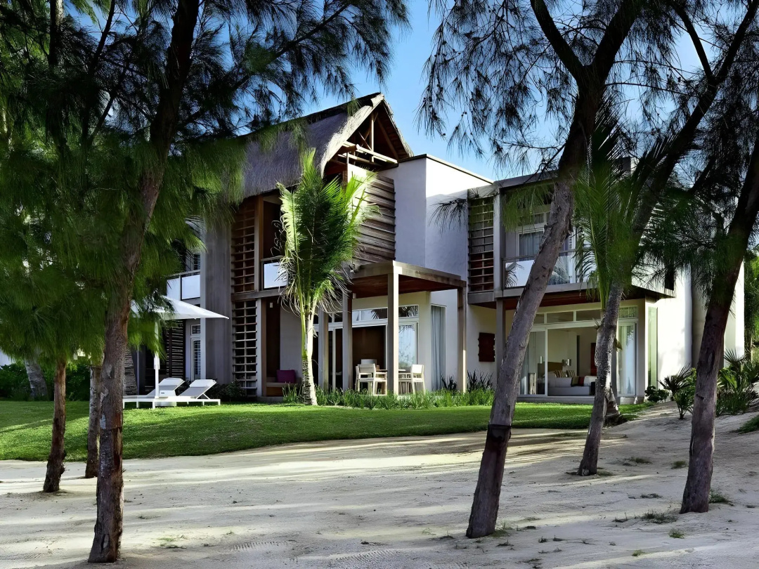 Long Beach Mauritius — the grounds