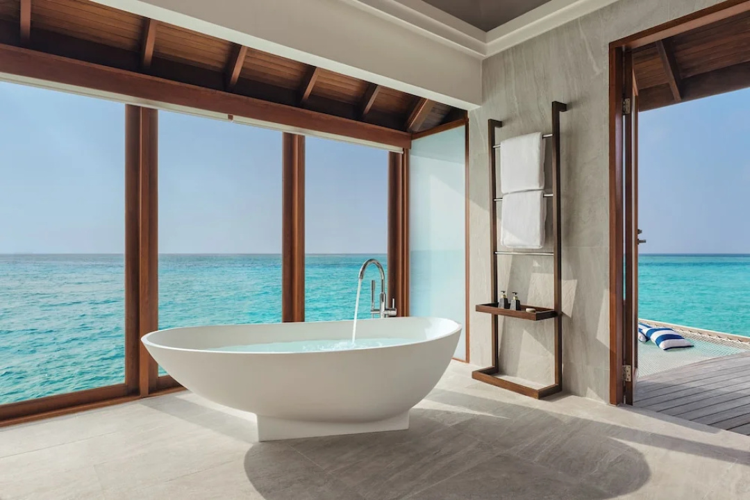 Anantara Dhigu Maldives Resort — a bathroom