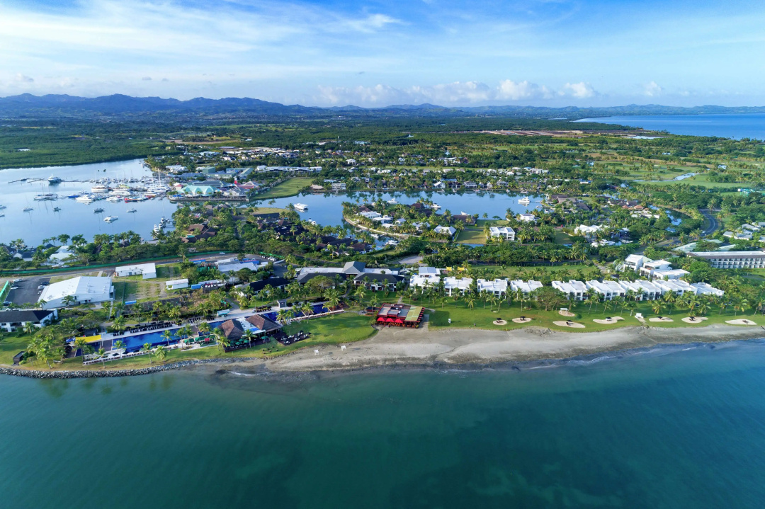 Hilton Fiji Beach Resort and Spa — the beach