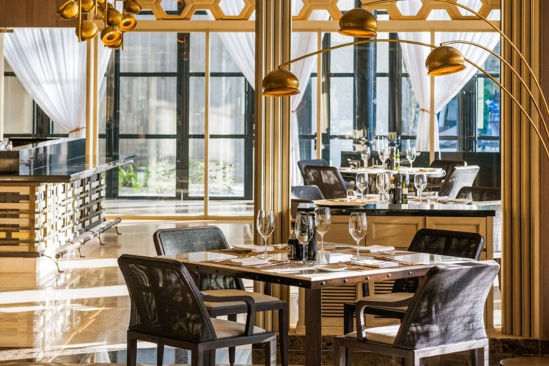 The St. Regis Maldives Vommuli Resort — dining