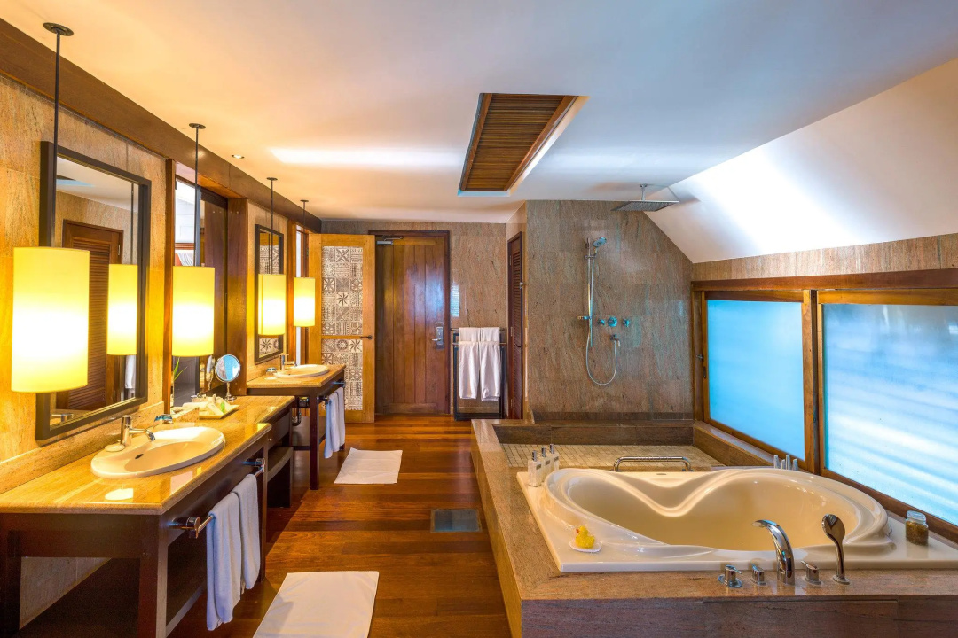 2 Bedrooms Royal Otemanu Overwater Villa