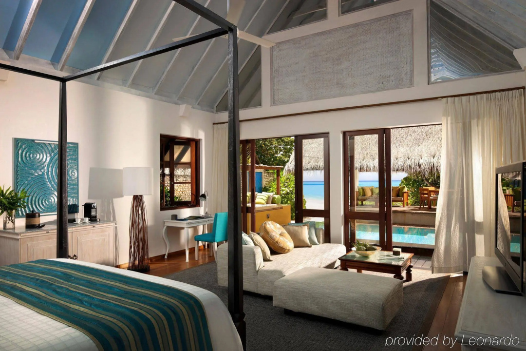 Four Seasons Landaa Giraavaru