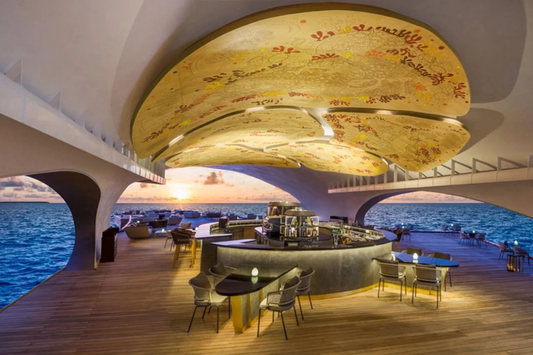 The St. Regis Maldives Vommuli Resort — dining