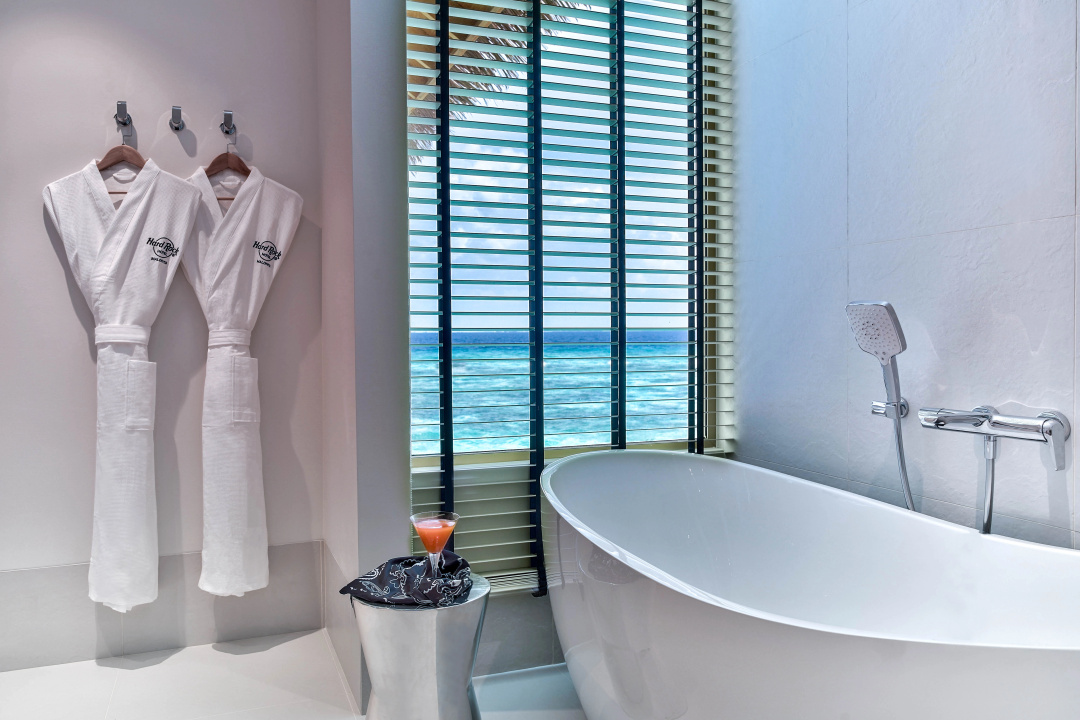 Hard Rock Hotel Maldives — a bathroom