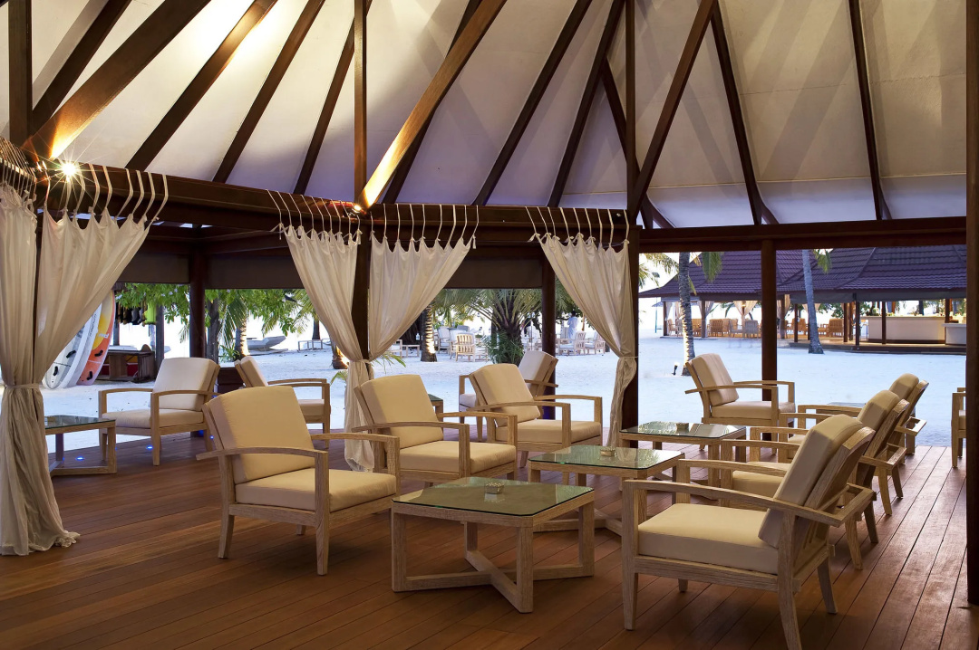 Diamonds Athuruga Maldives Resort & Spa — the grounds