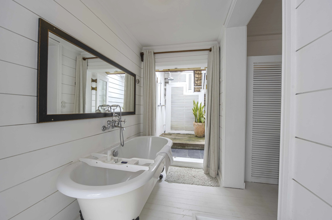 La Maison 20 Degrés Sud - Relais & Châteaux — a bathroom