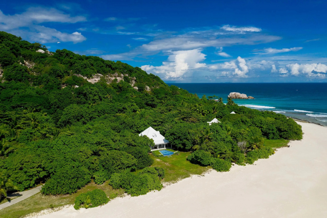 1 Bedroom Luxury Villa beachfront