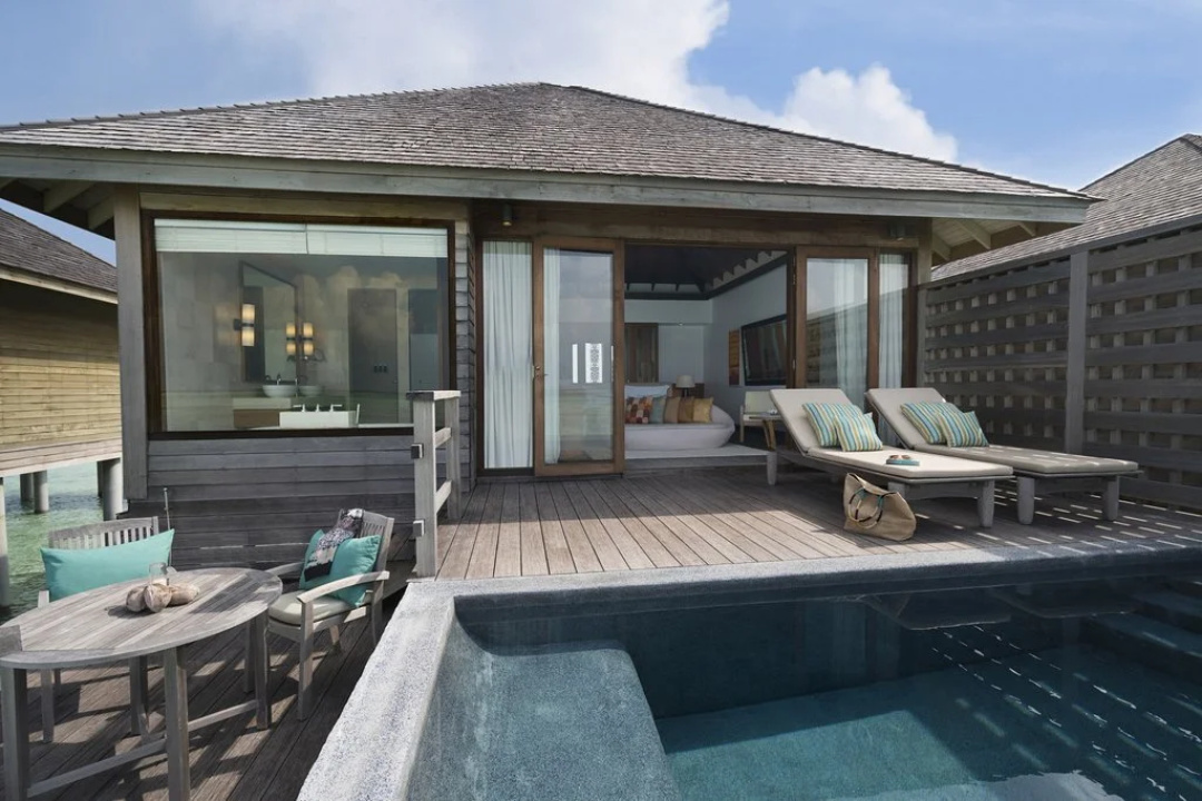 Anantara Veli Maldives Resort — the pool