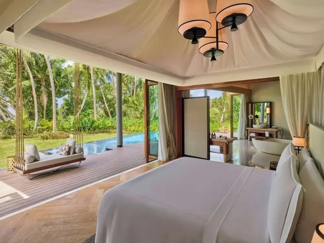 Waldorf Astoria Seychelles Platte Island — a balcony