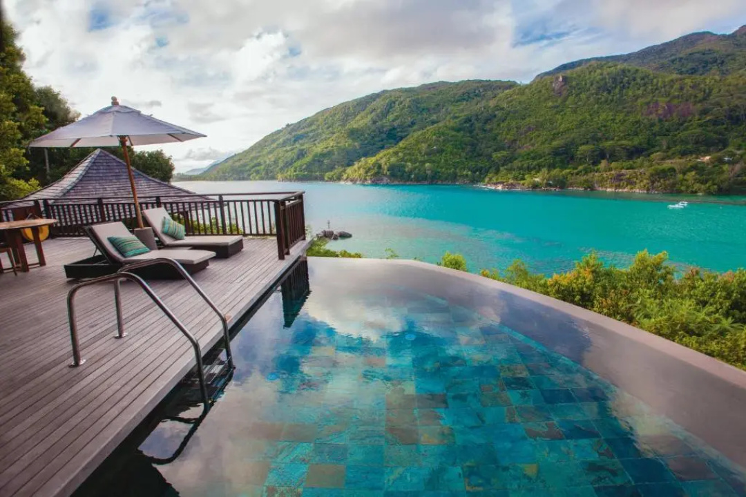2 Bedrooms Hillside Villa