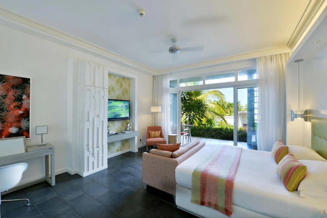 Long Beach Mauritius — a room