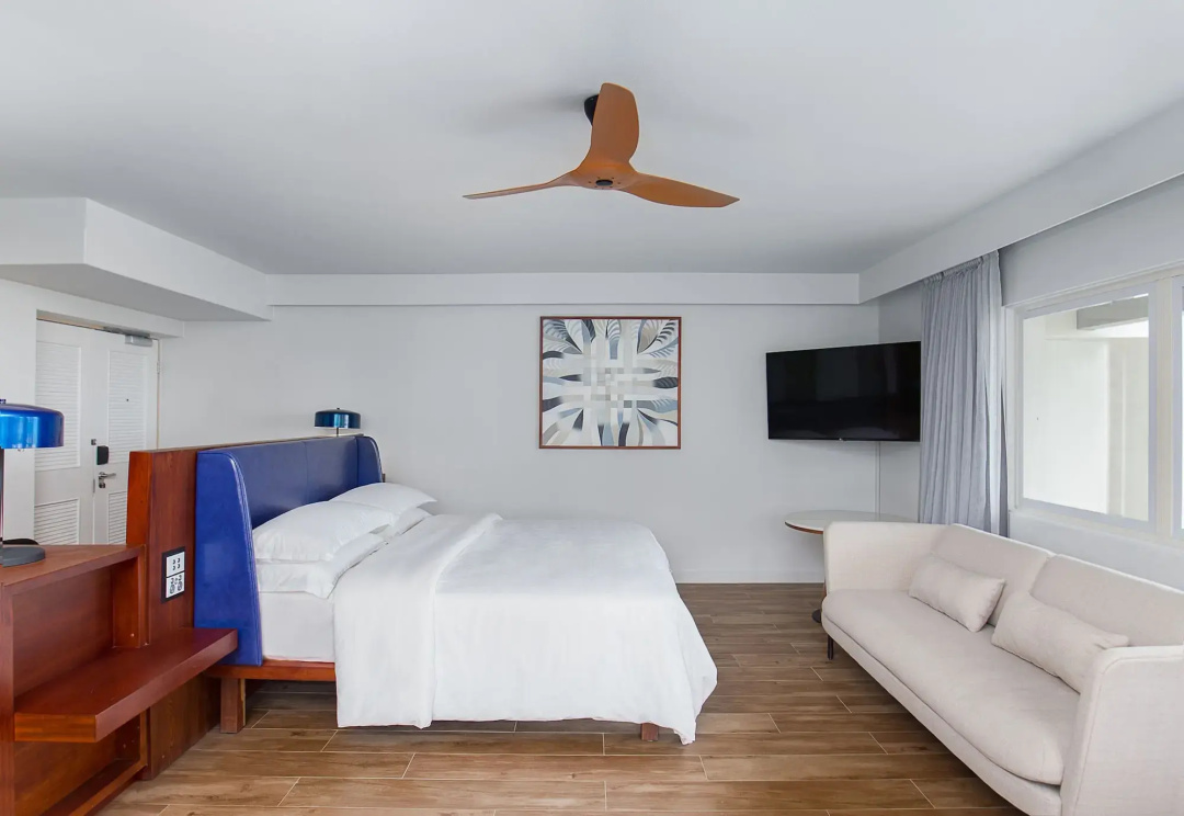 Sheraton Fiji Golf & Beach Resort — a room