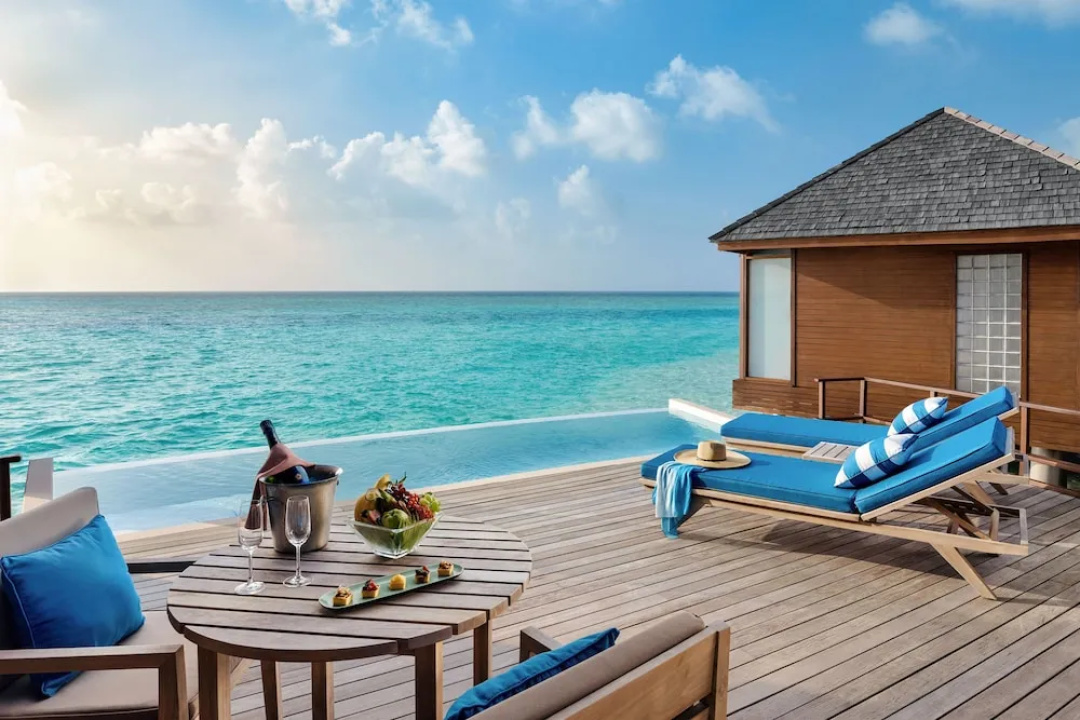 Anantara Dhigu Maldives Resort — the beach