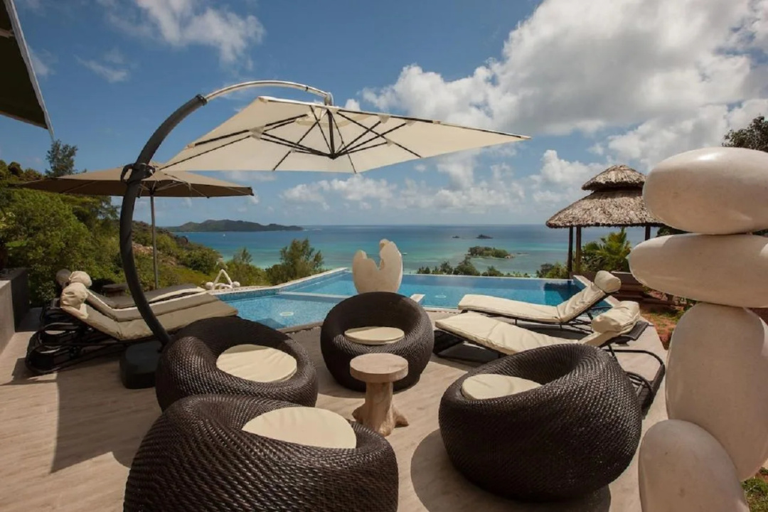 Le Duc de Praslin — the grounds