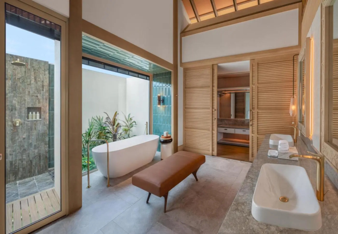 JW Marriott Maldives Kaafu Atoll Island Resort — a bathroom