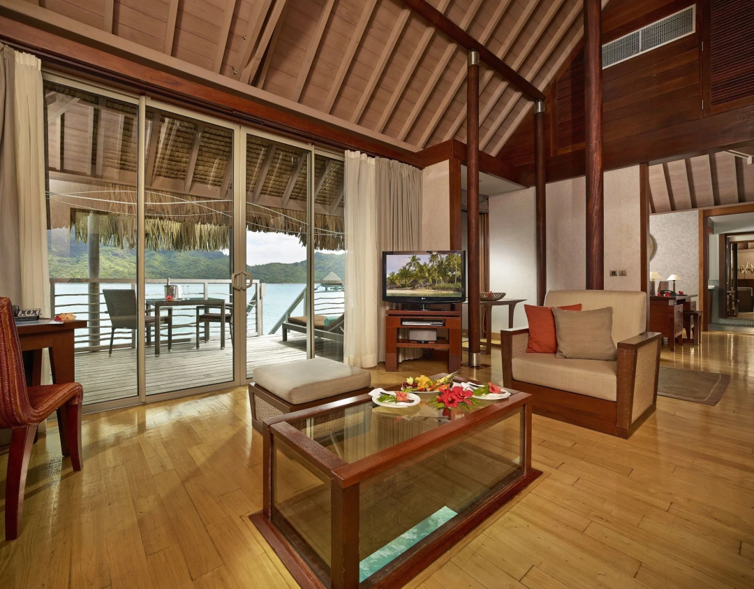 InterContinental Bora Bora Resort Thalasso Spa — a balcony