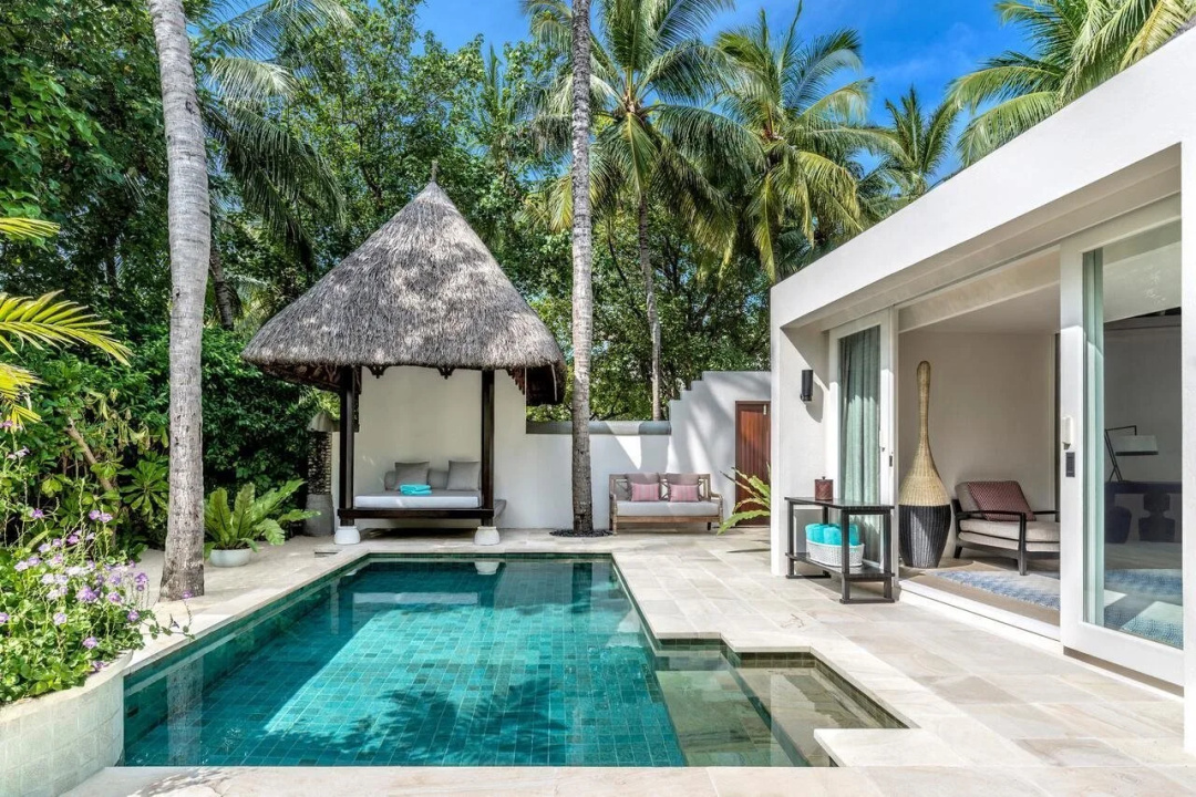 Four Seasons Resort Maldives at Kuda Huraa — the pool