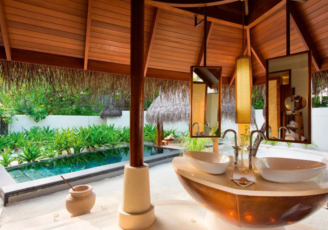 Constance Halaveli Maldives — the grounds