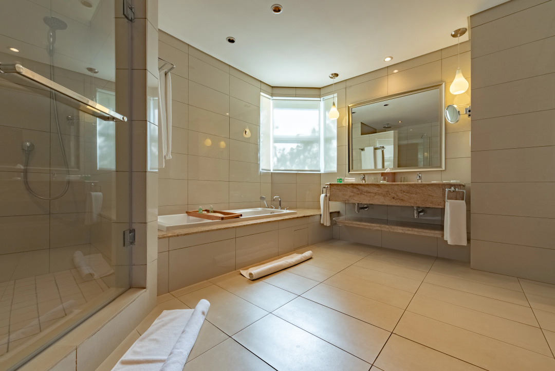 Sands Suites Resort & Spa — a bathroom