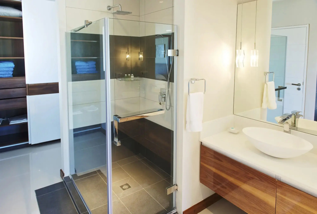 Paradise Beach by Horizon Holidays — a bathroom