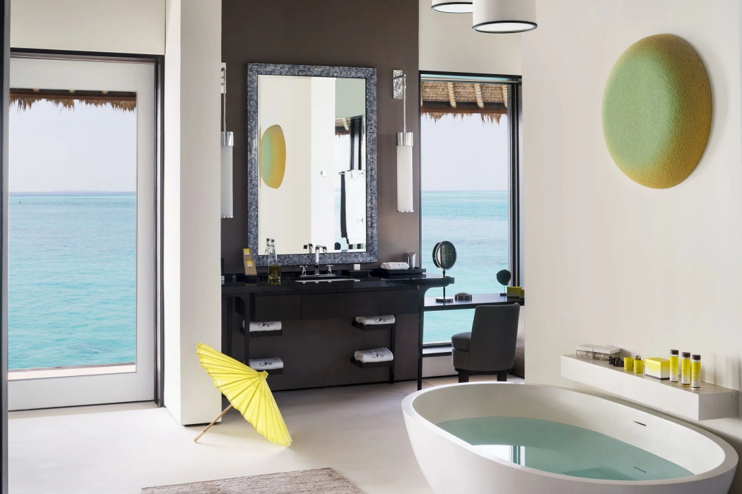 Cheval Blanc Randheli — a bathroom