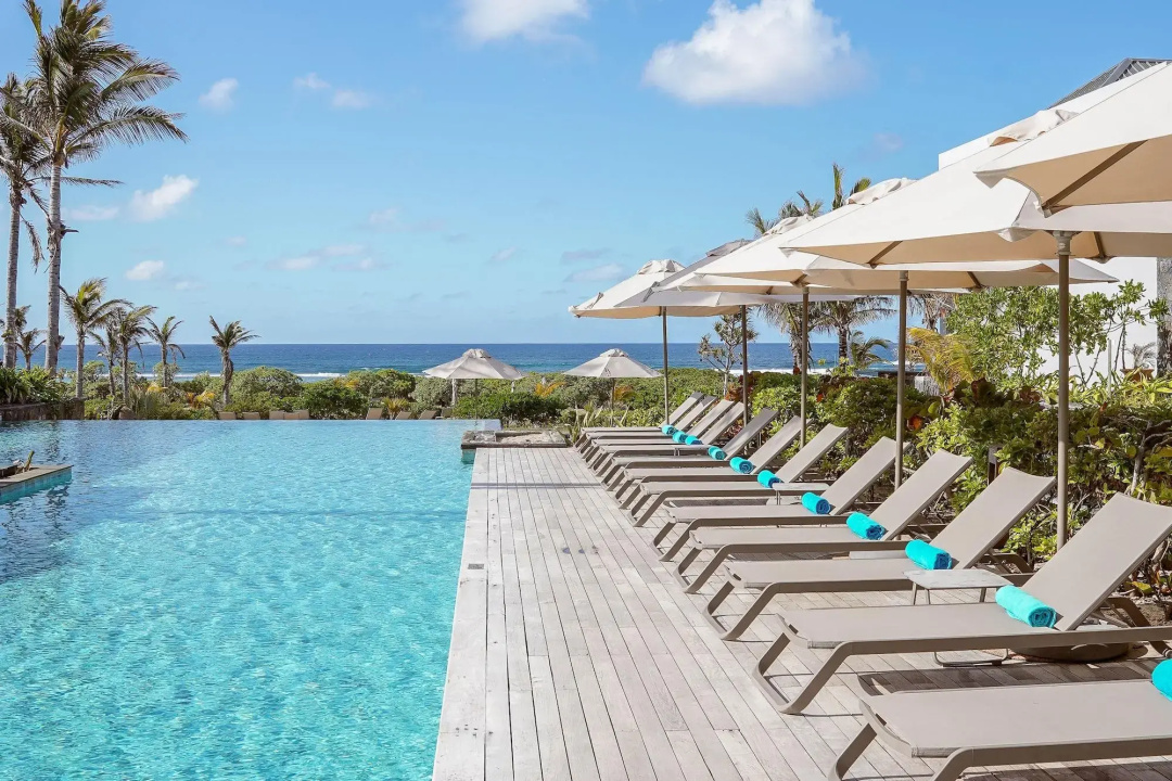 Anantara Iko Mauritius Resort & Villas — the pool