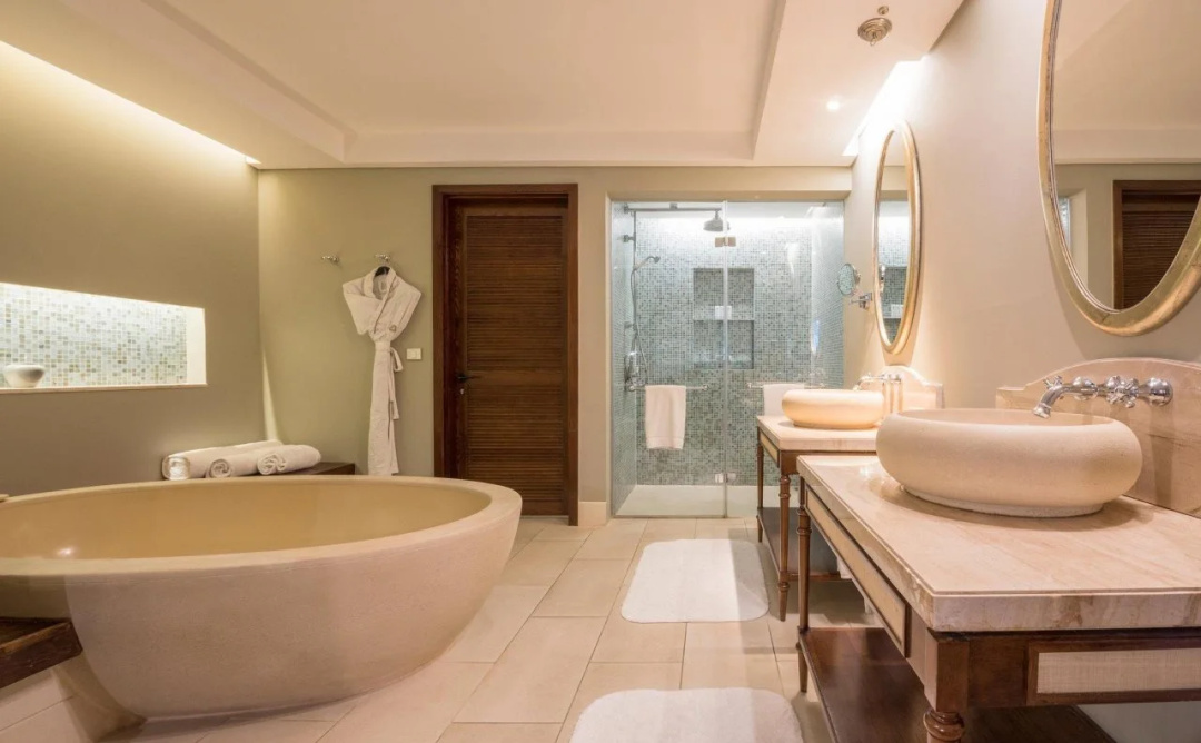 The St. Regis Mauritius Resort — a bathroom