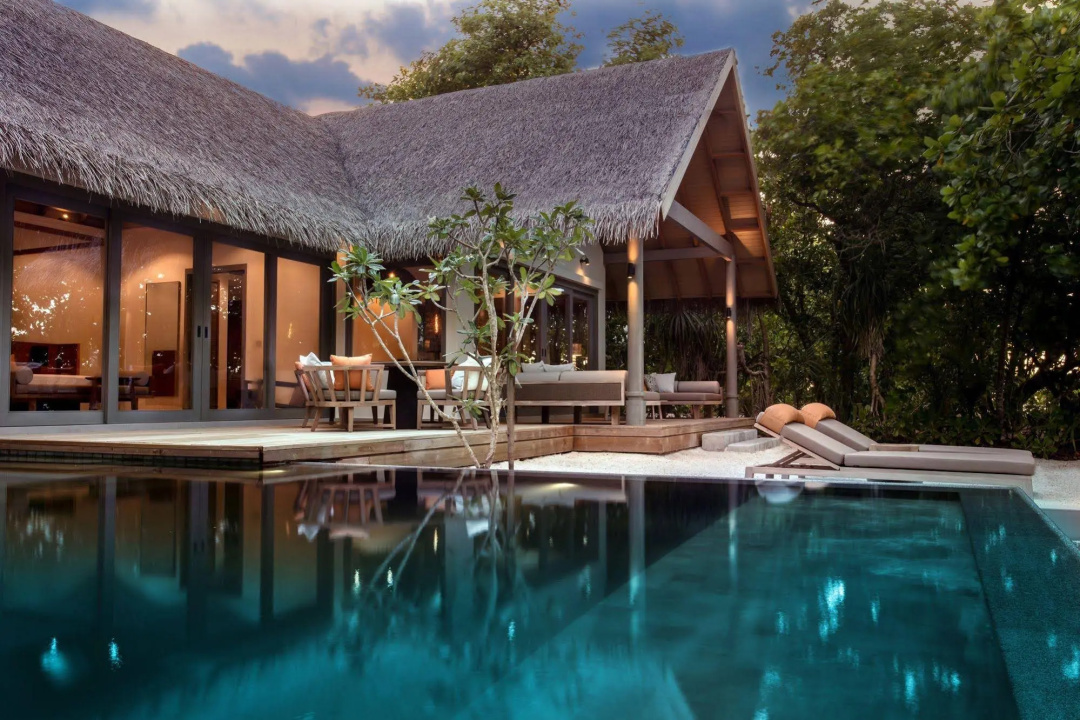 Vakkaru Maldives — the pool