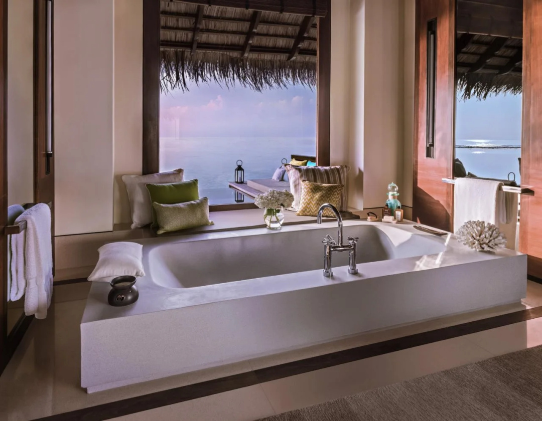 One&Only Reethi Rah — a bathroom