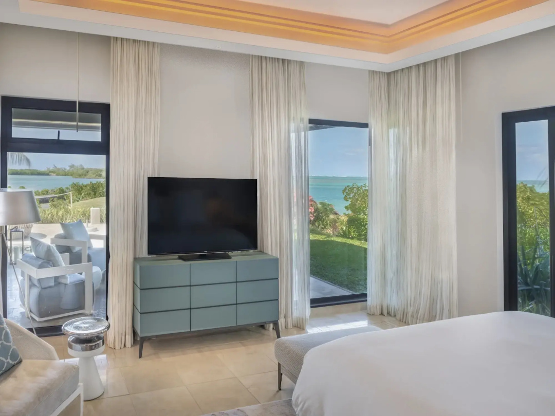 Four Seasons Resort Mauritius at Anahita — a room