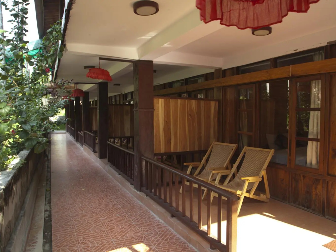 Symphony Palms Beach Resort — dining