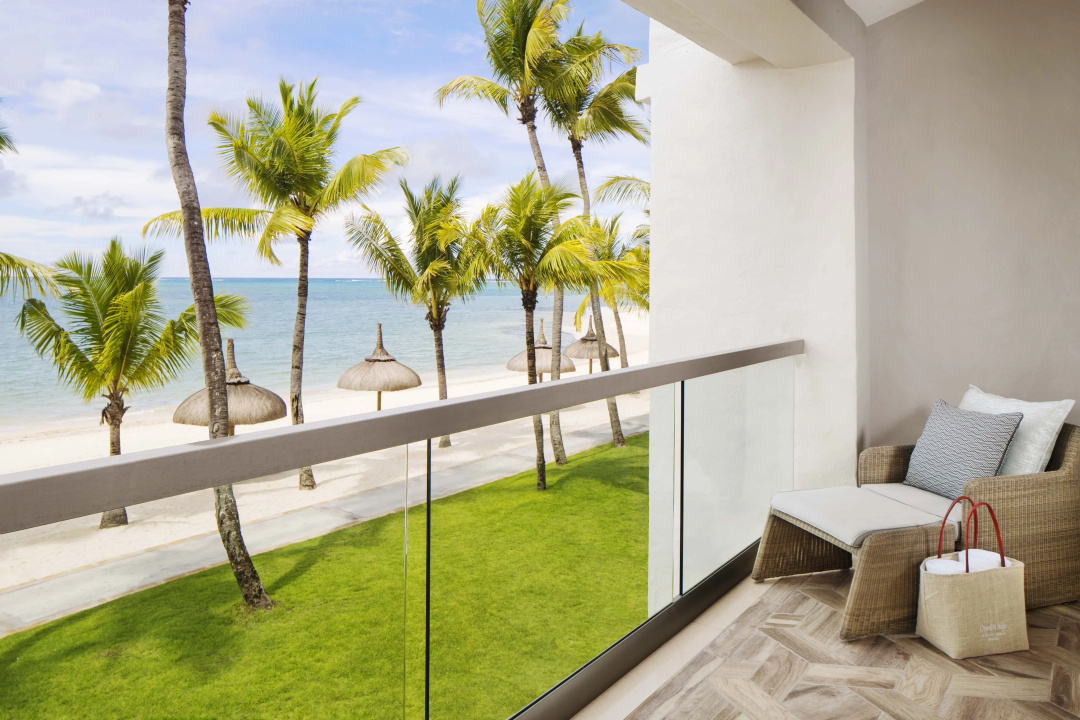 Beach Front Junior Suite with balcony